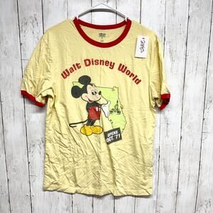 Walt Disney World Top Unisex Sz Small Mickey Graphic Crewneck Short Sleeve Shirt